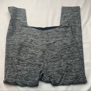 Beyond Yoga Heather Grey Crop Leggings Size M